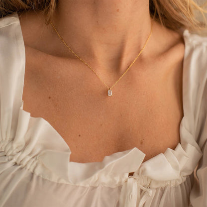 Clear Stone Pendant Necklace