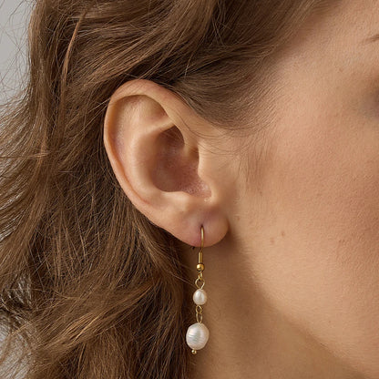 The Pearl Dangle