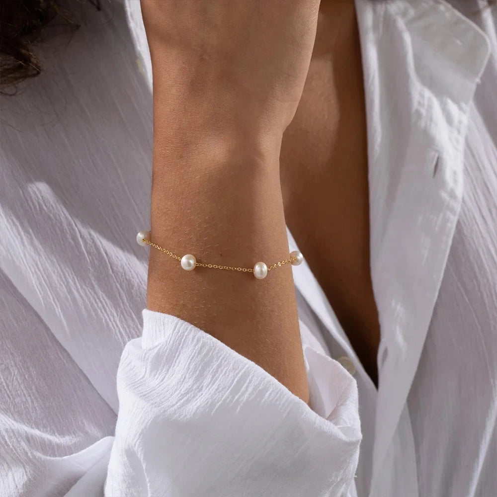 The Amélie Blush Pearl Bracelet