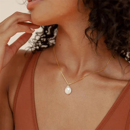 The Seraphine Pearl Pendant Necklace