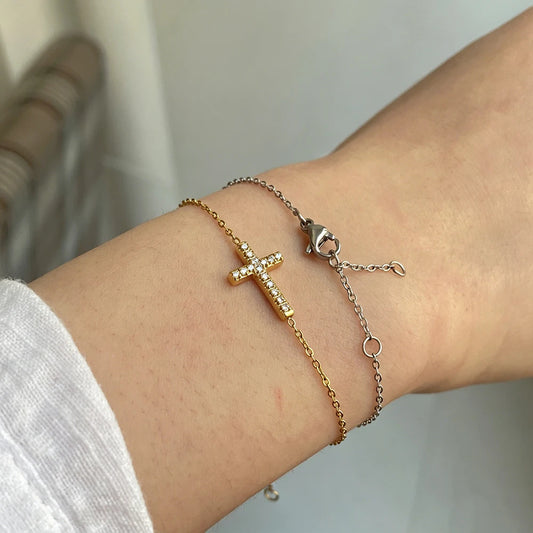 Link Bracelet with Cross