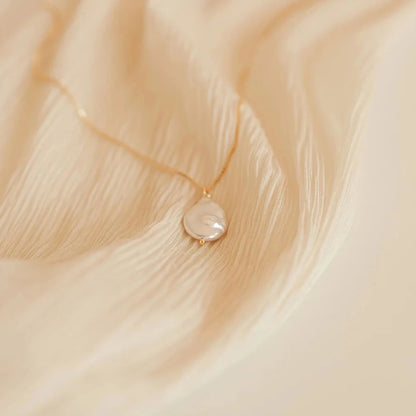 The Seraphine Pearl Pendant Necklace