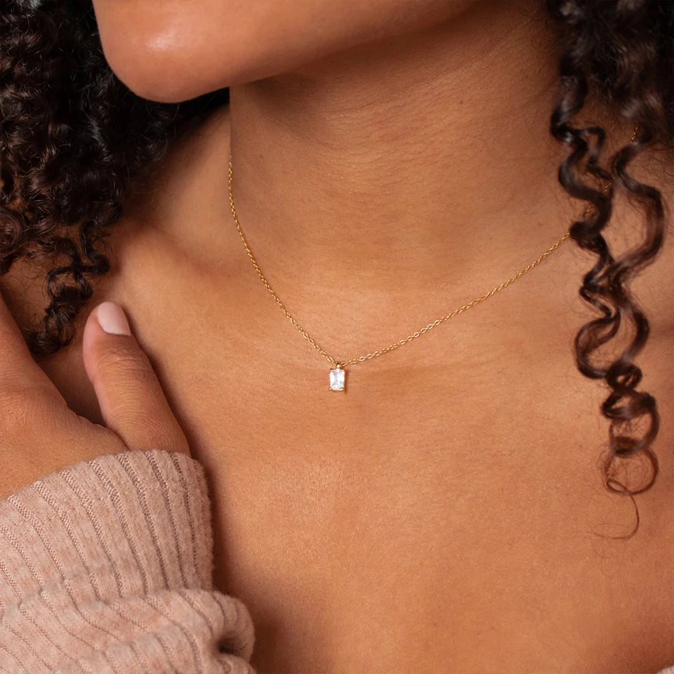 Clear Stone Pendant Necklace