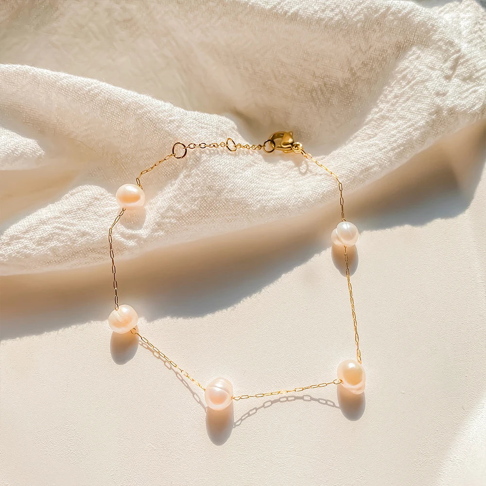 The Amélie Blush Pearl Bracelet