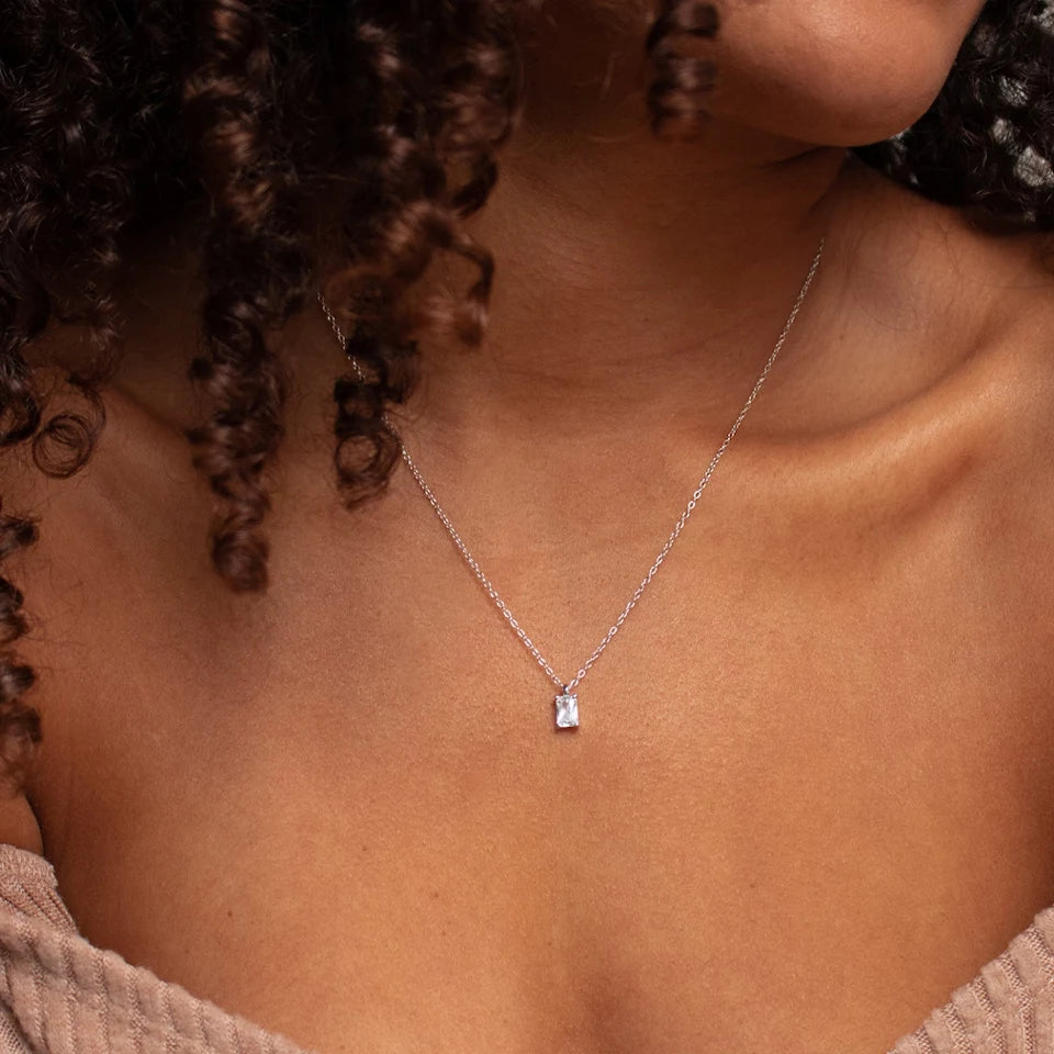 Clear Stone Pendant Necklace