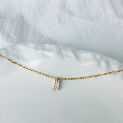 Clear Stone Pendant Necklace